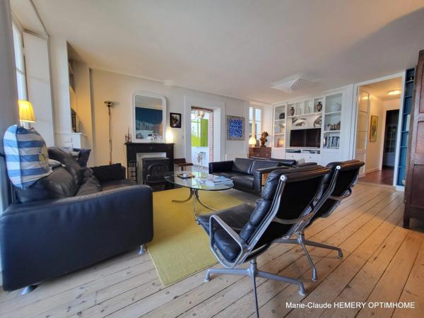 Dinard centre, Appartement T5 de 1ère ligne en pleine vue mer avec jardin et accès à la promenade du Clair de Lune