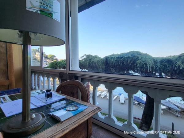 Dinard centre, Appartement T5 de 1ère ligne en pleine vue mer avec jardin et accès à la promenade du Clair de Lune