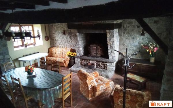 Maison en pierres 2 chambres - terrain - terrasse