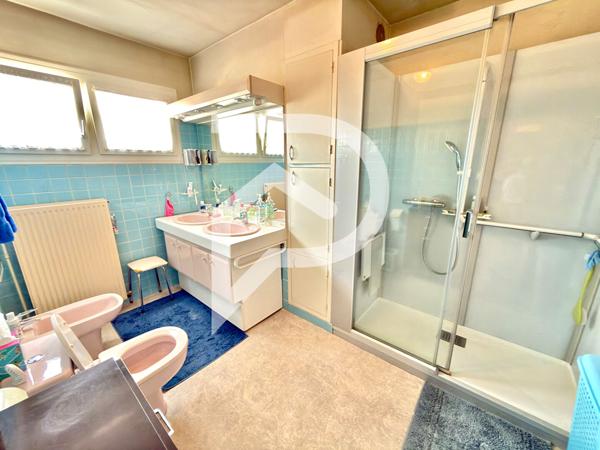 Maison 7 pièces 221.66 m2