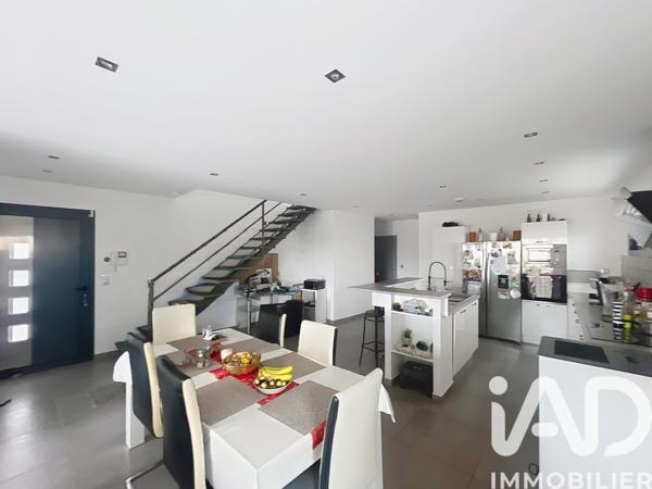 Maison à vendre 6 pièces 130 m² Bandol