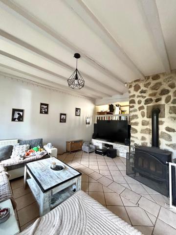 Maison Mur De Barrez (12600) 4 pièce(s) 138 m2 , Mur de barrez