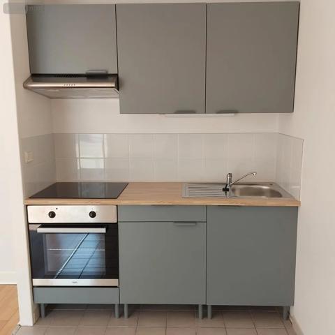 Location - Appartement Reims 51100 1 pièce 27 m 2