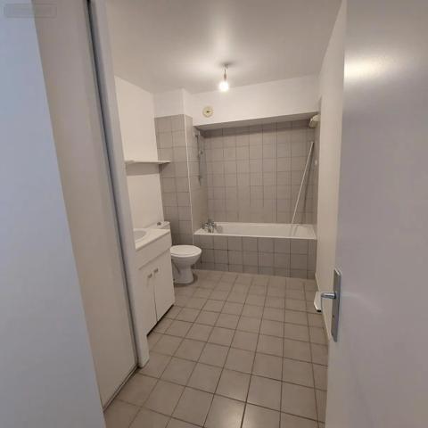 Location - Appartement Reims 51100 1 pièce 27 m 2