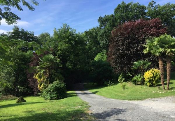 Aux portes de Bayonne et à 30 mn des plages, propriété de 3 hectares