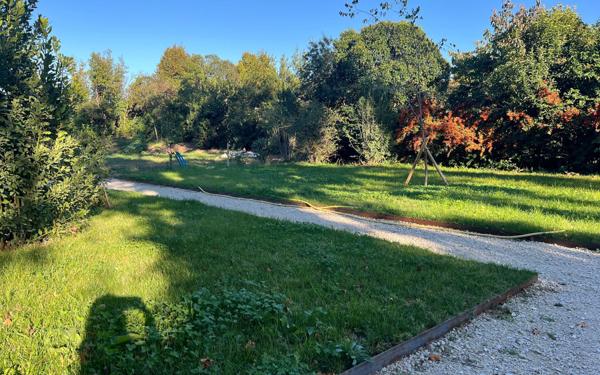 Immeuble à vendre    22 pièces • 401 m2 Montfavet - Avignon