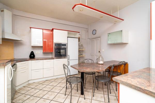 🌿 Rare – Appartement de caractère avec jardin privatif en centre-ville de Nîmes à vendre 3 pièces (30)