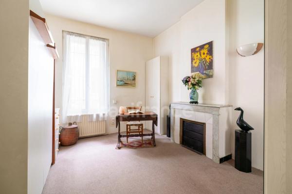 🌿 Rare – Appartement de caractère avec jardin privatif en centre-ville de Nîmes à vendre 3 pièces (30)