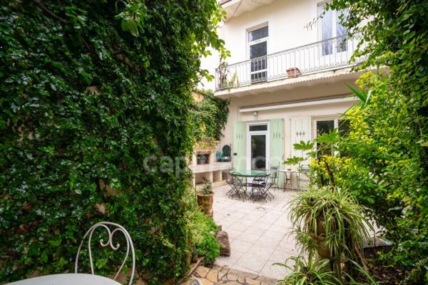 🌿 Rare – Appartement de caractère avec jardin privatif en centre-ville de Nîmes à vendre 3 pièces (30)