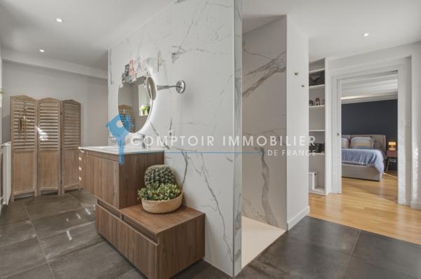 Propriete 6 pièce(s) 4 chambre(s) 230 m²
