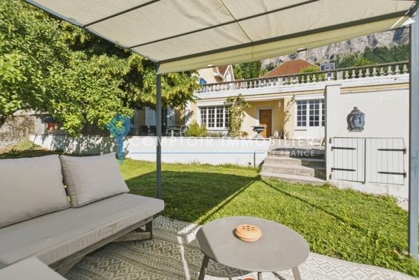 Propriete 6 pièce(s) 4 chambre(s) 230 m²