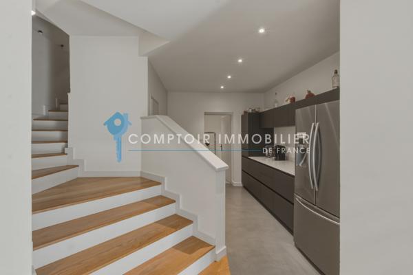 Propriete 6 pièce(s) 4 chambre(s) 230 m²