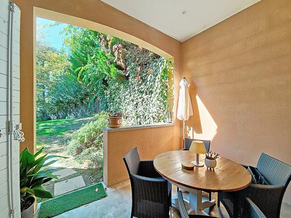 Maison de 7 pièces (210 m²) à CRÉPIEUX LA PAPE