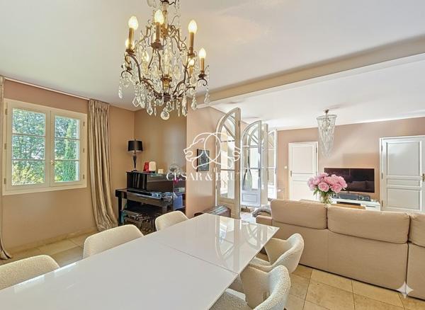 Maison de 7 pièces (210 m²) à CRÉPIEUX LA PAPE