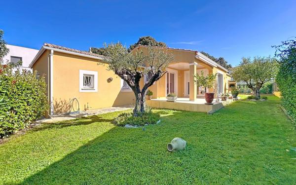 Maison à vendre    4 pièces •  Castries