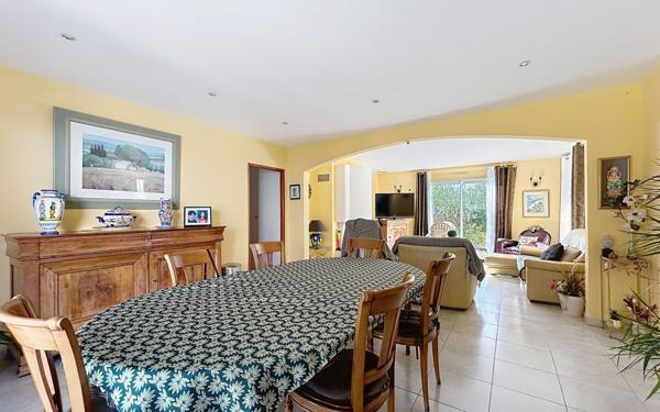 Maison à vendre    4 pièces •  Castries