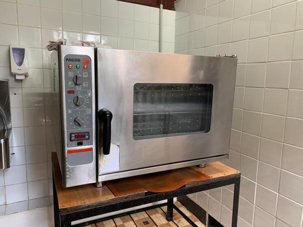 Restaurant réputé situé au centre du village