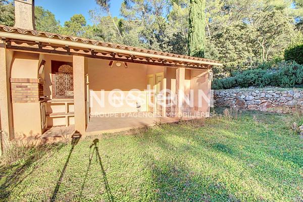 A VENDRE LORGUES ! Maison 4 pièces 100 m2 sur terrain de 1800m2 + piscine