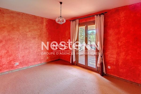 A VENDRE LORGUES ! Maison 4 pièces 100 m2 sur terrain de 1800m2 + piscine