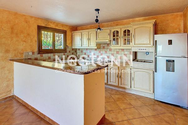 A VENDRE LORGUES ! Maison 4 pièces 100 m2 sur terrain de 1800m2 + piscine