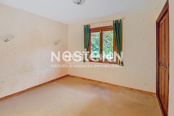 A VENDRE LORGUES ! Maison 4 pièces 100 m2 sur terrain de 1800m2 + piscine