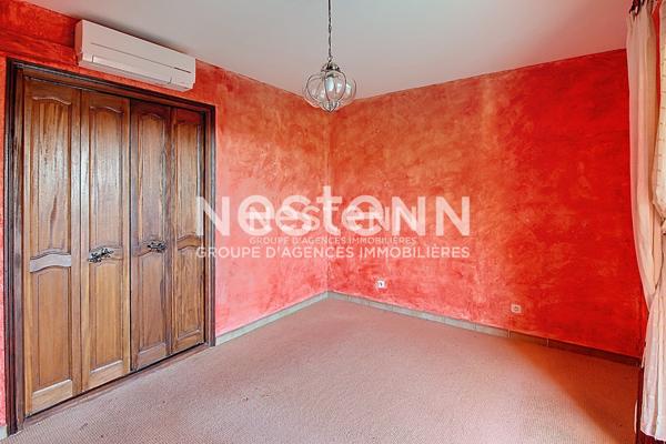 A VENDRE LORGUES ! Maison 4 pièces 100 m2 sur terrain de 1800m2 + piscine