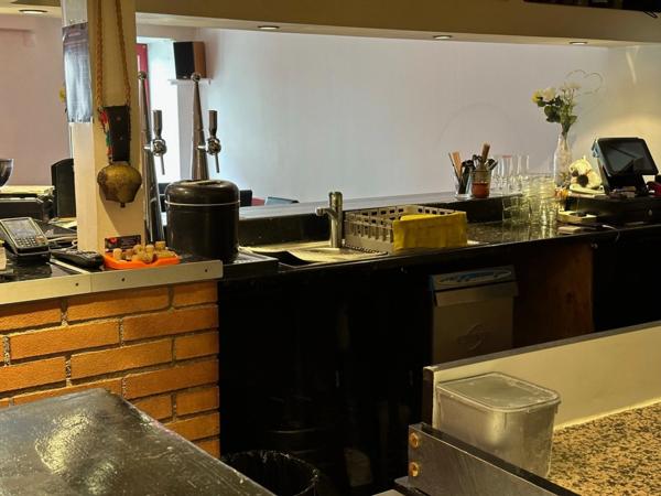 Dpt Hautes Pyrénées (65), à vendre TARBES Bar restaurant