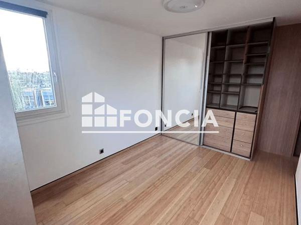 Location Appartement 4 pièces 80.18 m² - 12 PLACE DU 11 NOVEMBRE 1918 Noisy Le Grand 93160