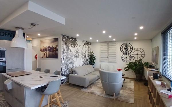 Appartement à vendre    5 pièces • 93,64 m2 Saint-Didier-au-Mont-d'Or