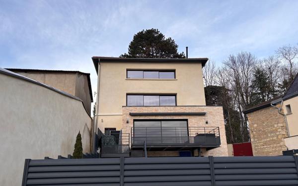 Appartement à vendre    5 pièces • 93,64 m2 Saint-Didier-au-Mont-d'Or