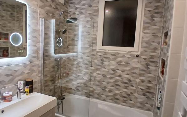 Appartement à vendre    5 pièces • 93,64 m2 Saint-Didier-au-Mont-d'Or