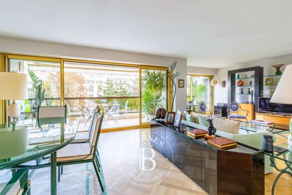 Paris 16ème, Appartement 2 Chambres -  109 m² à vendre