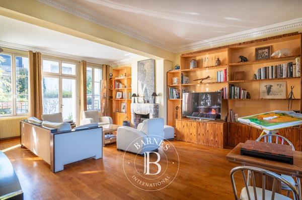 Bois-Colombes, Maison 6 Chambres -  265 m² à vendre