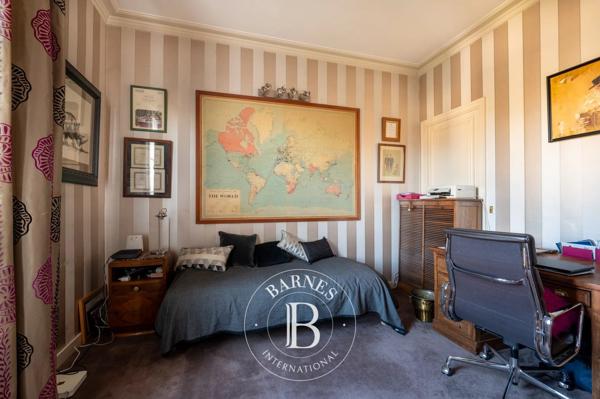 Bois-Colombes, Maison 6 Chambres -  265 m² à vendre