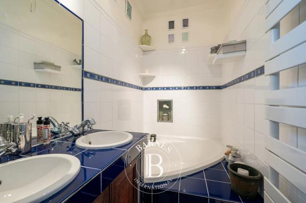 Bois-Colombes, Maison 6 Chambres -  265 m² à vendre