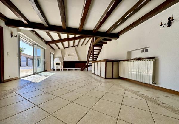Breuillet – Élégante villa avec piscine, volumes et luminosité