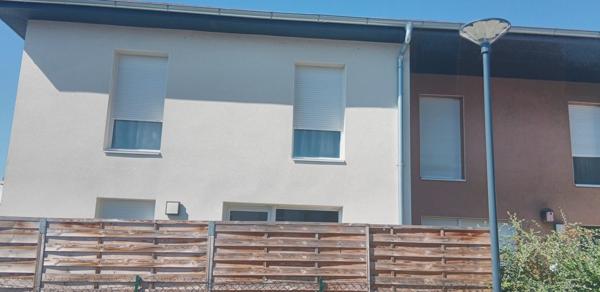 À vendre - Maison individuelle, 4 pièces située à Villefontaine (38090)