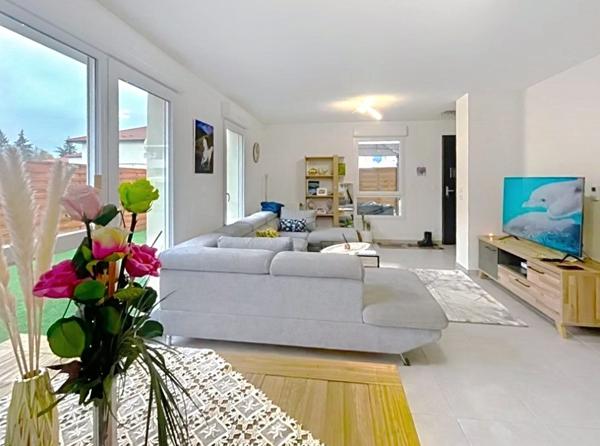 À vendre - Maison individuelle, 4 pièces située à Villefontaine (38090)