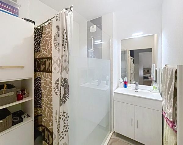 À vendre - Maison individuelle, 4 pièces située à Villefontaine (38090)