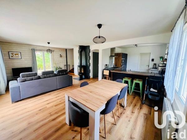 Maison à vendre 5 pièces 107 m² Saint-Antoine-du-Rocher