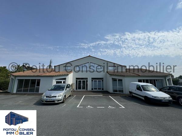 SECTEUR AVENUE DE PARIS 109m2 BUREAUX FACILE D’ACCES AVEC PARKINGS