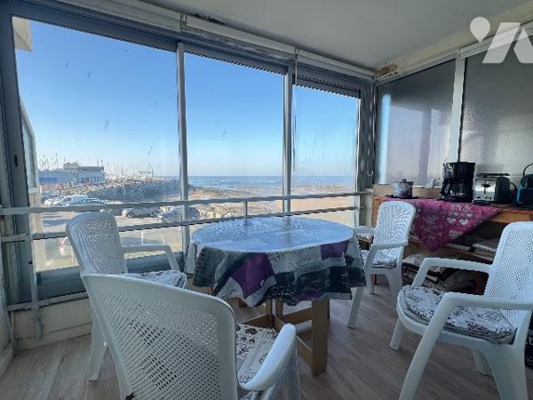 Vue mer face au port