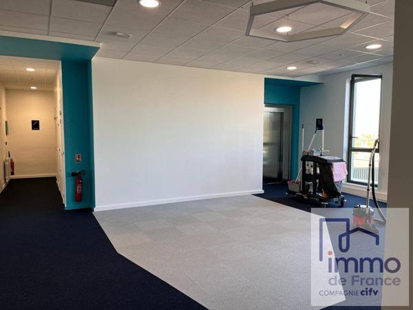 ST ETIENNE MAGNIFIQUES BUREAUX