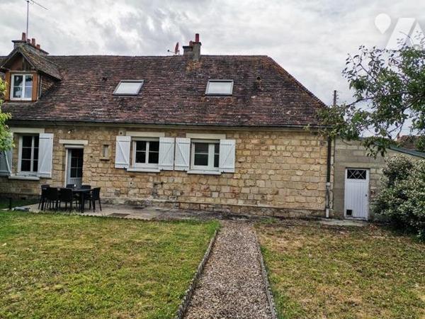 FALAISE: Maison en pierres, d'environ 120 m² habitable sur 655 m² de terrain 4 chambres