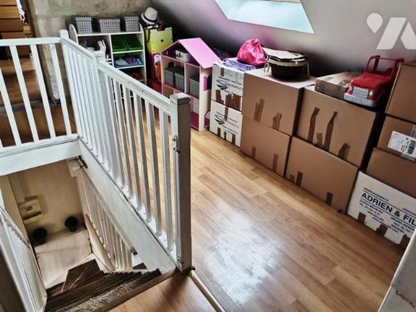 FALAISE: Maison en pierres, d'environ 120 m² habitable sur 655 m² de terrain 4 chambres