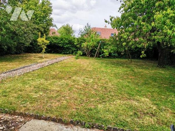 FALAISE: Maison en pierres, d'environ 120 m² habitable sur 655 m² de terrain 4 chambres