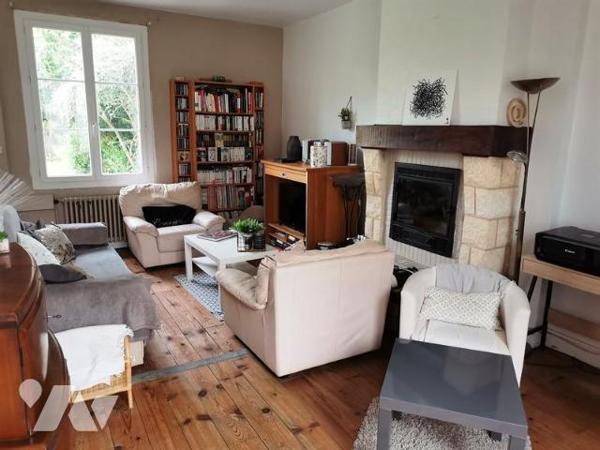 FALAISE: Maison en pierres, d'environ 120 m² habitable sur 655 m² de terrain 4 chambres