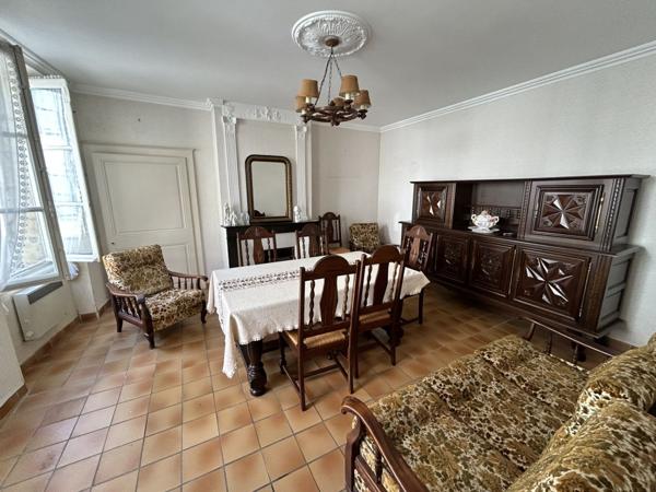 Vente Maison161,5 m² - 7 Pièces - ST AMAND MONTROND (18200)