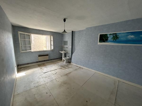Vente Maison161,5 m² - 7 Pièces - ST AMAND MONTROND (18200)