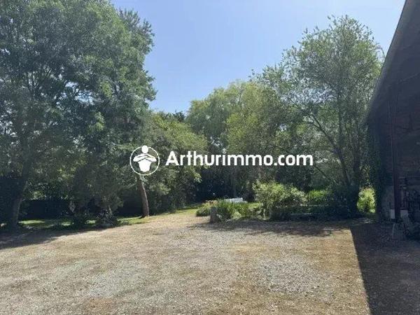 Vente                                                      Propriété
                        
                     7 pièces                      219 m2                     à Pré-en-Pail-Saint-Samson